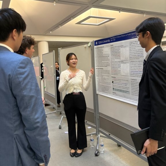 経済学部蝶名林俊ゼミの学生らがハーバード大学での国際会議「NCRC」で研究成果を発表