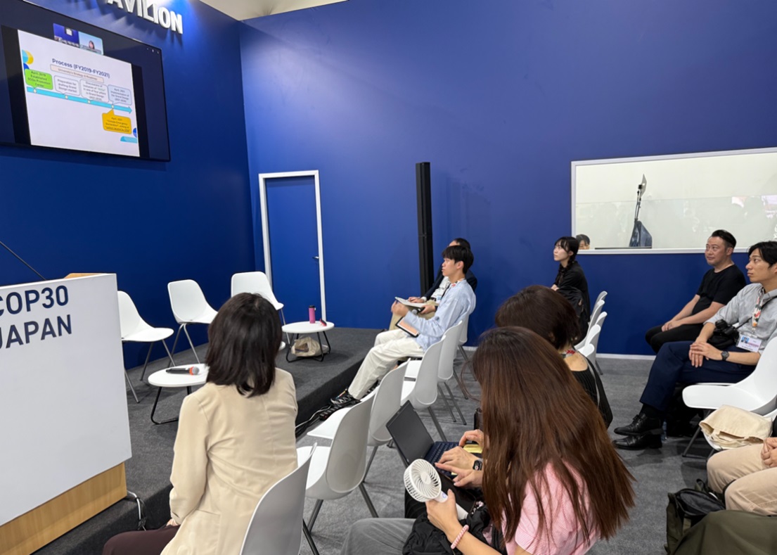 ジャパン・パビリオンでの参加者の様子（提供：IGES）