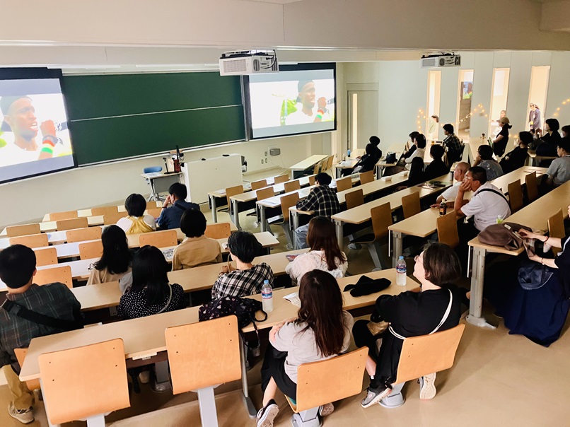 10月12日の上映会の様子