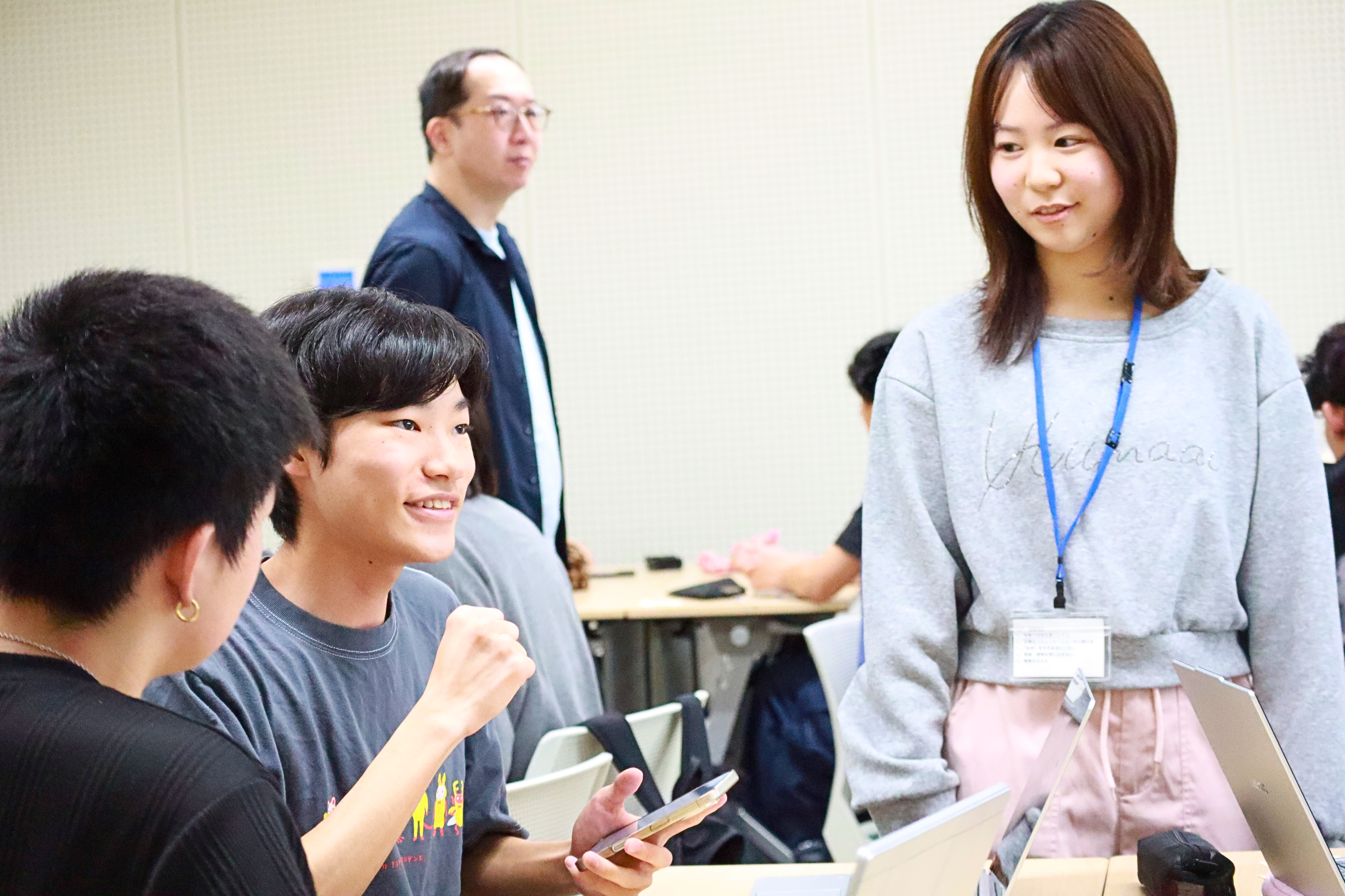 【授業紹介：経済経営学部「ヒューマニスティック・リーダーシップ・ワークショップⅠ」】推しも、地元も、ゲームも。自分の「好き」を言葉にしたら、なりたい自分が見えてきた。