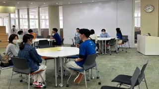 イベントでの留学希望者との懇談