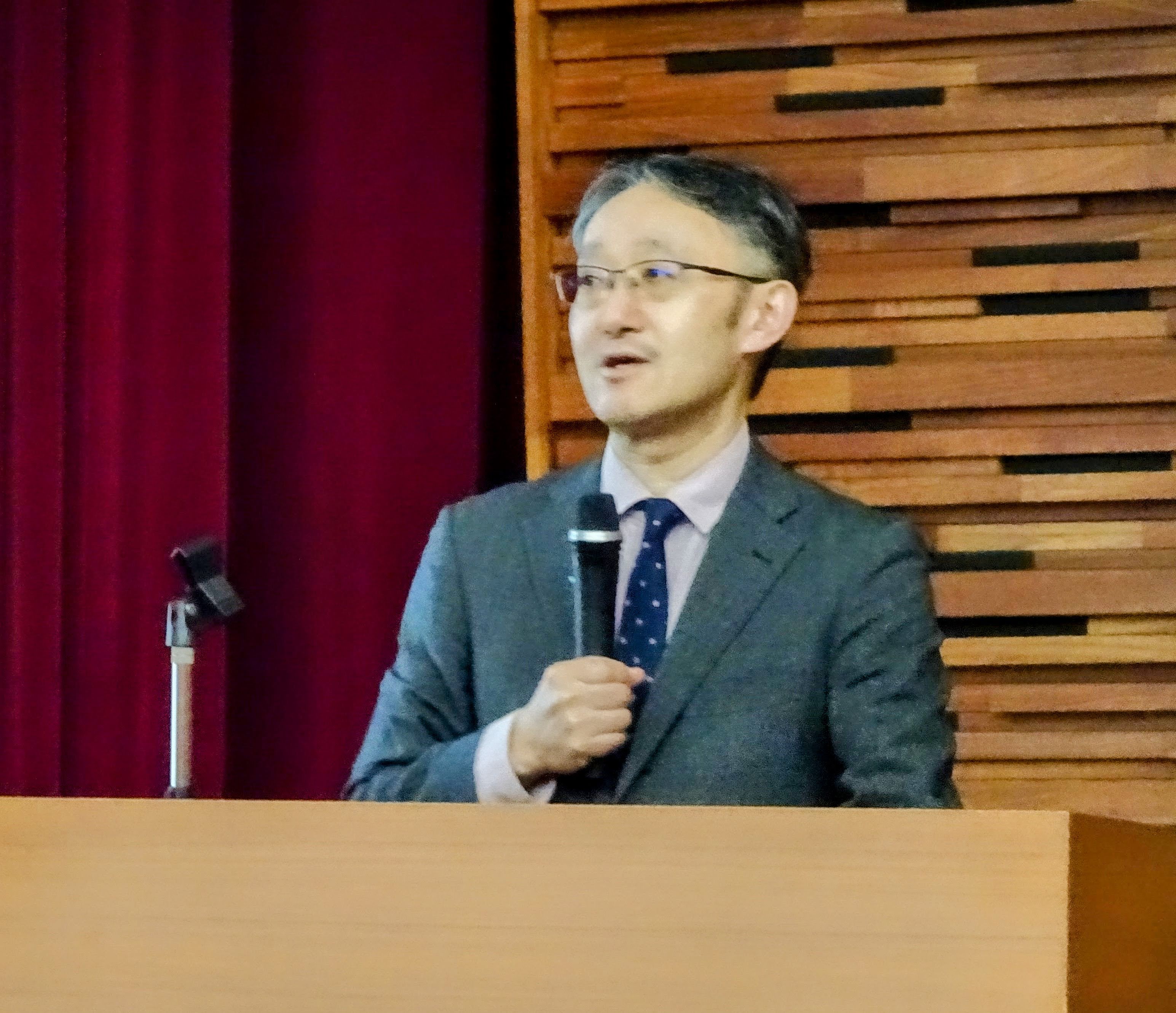 広島・長崎講座で国際反核法律家協会理事・山田寿則氏が講演されました