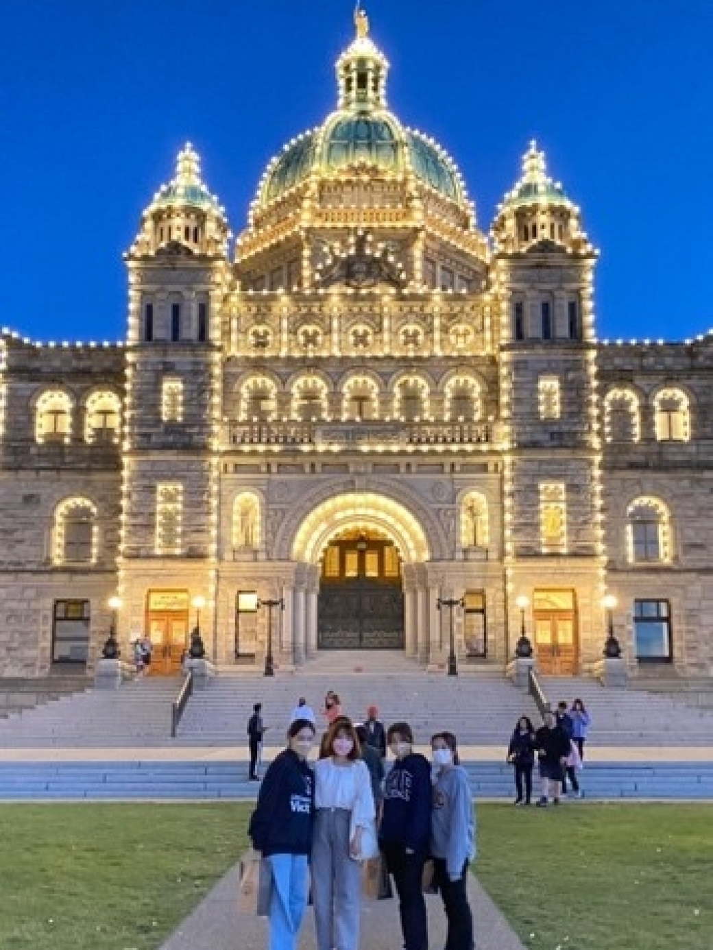 ブリティッシュコロンビア州議事堂にて