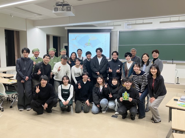 株式会社伊藤園と共催で経済学部の掛川三千代ゼミが「マイボトルdeお茶会」を開催しました
