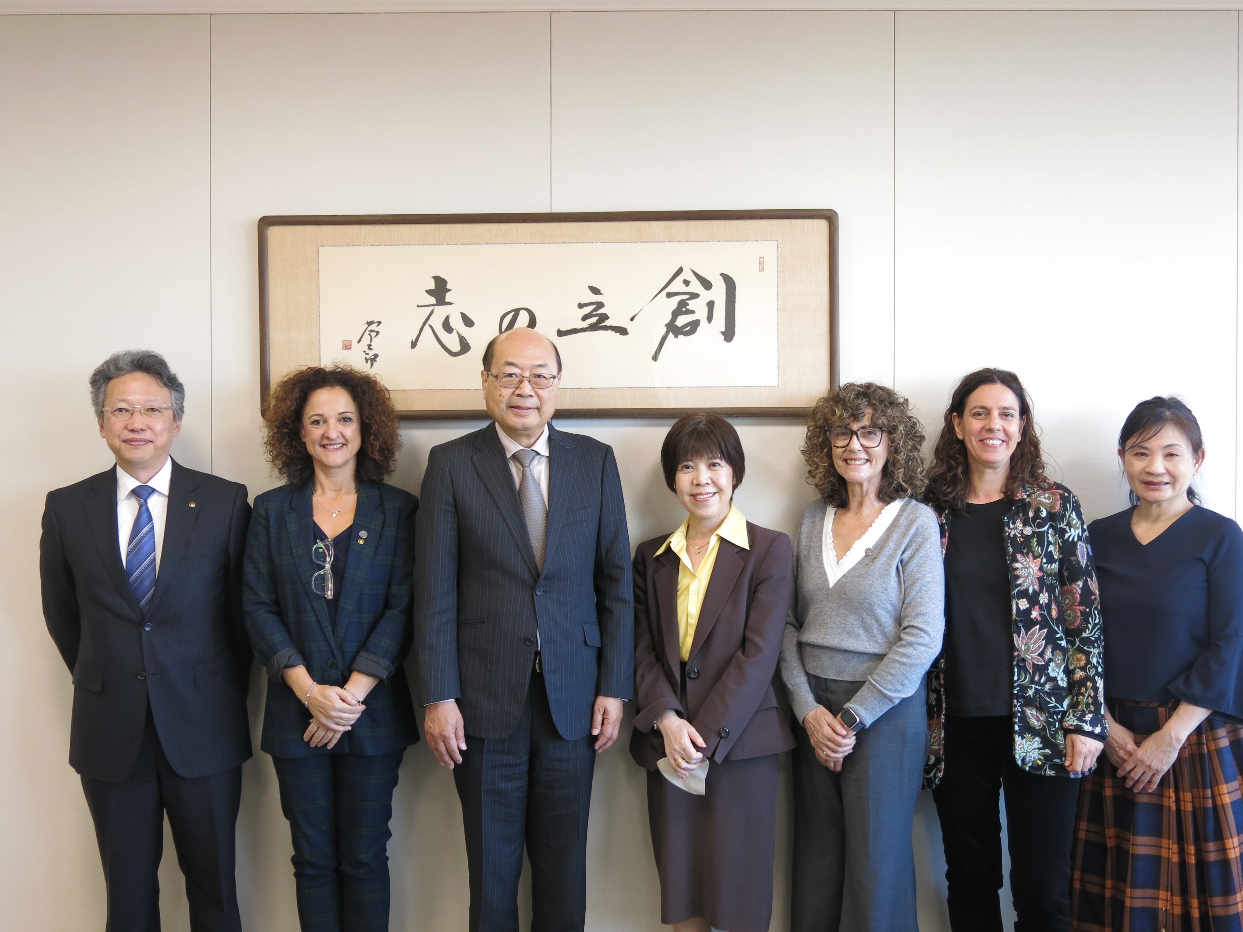 バルセロナ大学より客員教員を受け入れ　国境を越えた看護教育の交流を深める