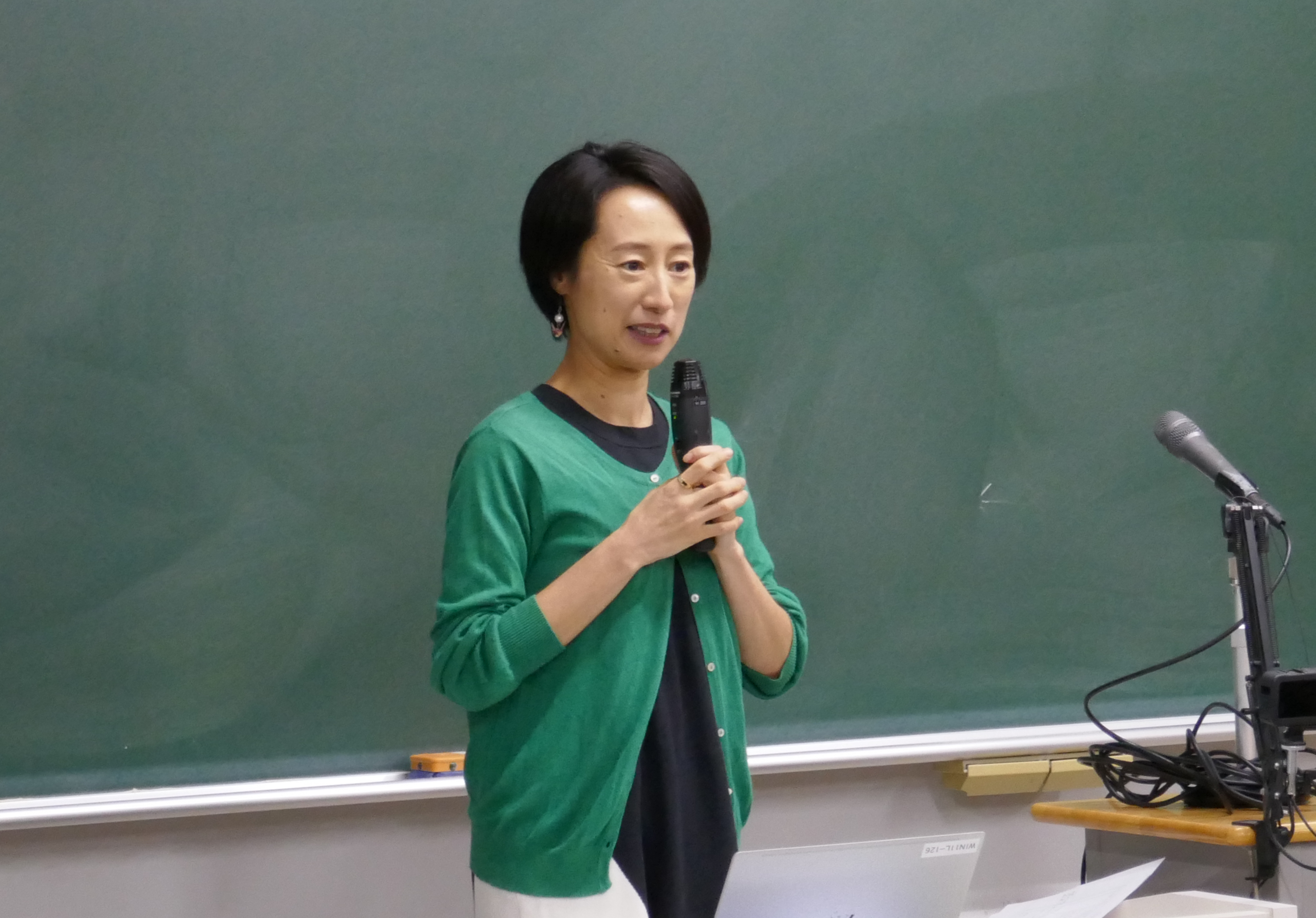 法学部「地球平和共生ワークショップ」の授業においてICAN/国際NGOピースボートの渡辺里香氏が講演！