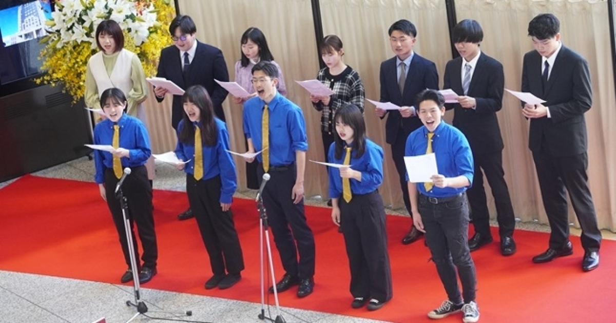 第44回周桜観桜会」を開催しました | News | 創価大学