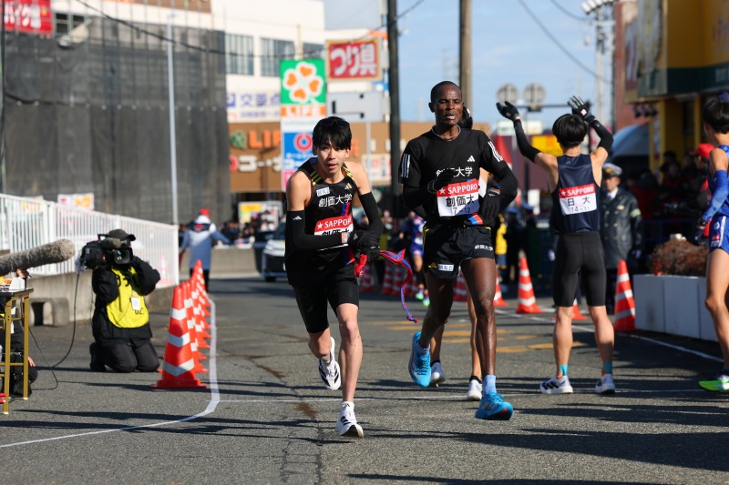 ムチーニ選手から織橋選手へ　©Getsuriku