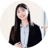 前向きに微笑む学生