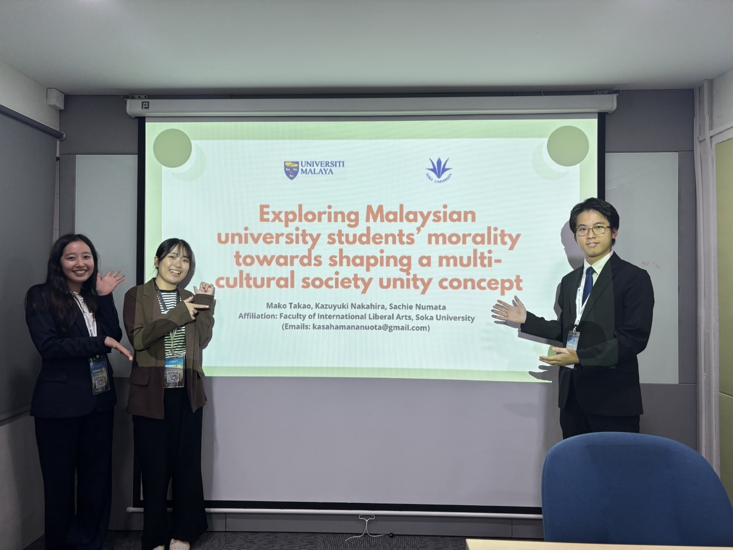 【国際教養学部】本学部生が留学先にてプレゼン！